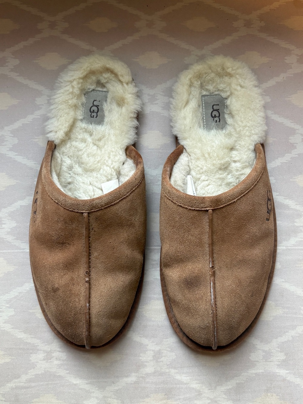 UGG Men’s Scuff Slippers in Chestnut Suede
